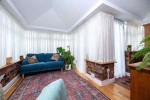 Garden room- click for photo gallery